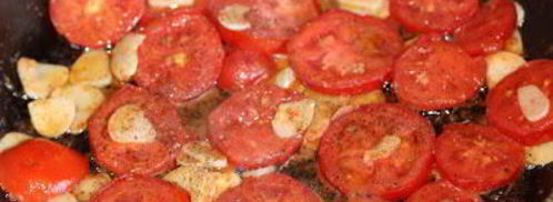 яичница с помидорами и чесноком. Шаг 4