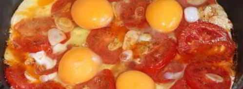 яичница с помидорами и чесноком. Шаг 5