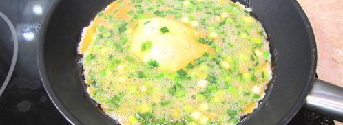 яичница с зеленым луком на завтрак в субботу. Шаг 5