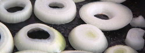 яичница в луковых кольцах. Шаг 2