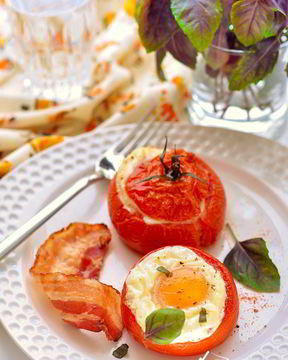 Яичница в помидорах