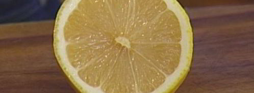 яйца, запеченные в картофеле, с гарниром из шпината. Шаг 6