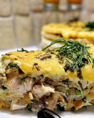 Закусочный торт Наполеон с курицей и грибами