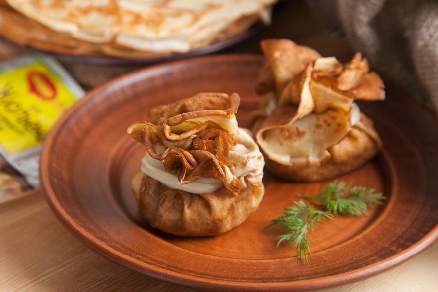 Рецепт блинные мешочки с жюльеном из курицы и грибов