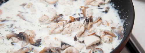 блинные мешочки с жюльеном из курицы и грибов. Шаг 4