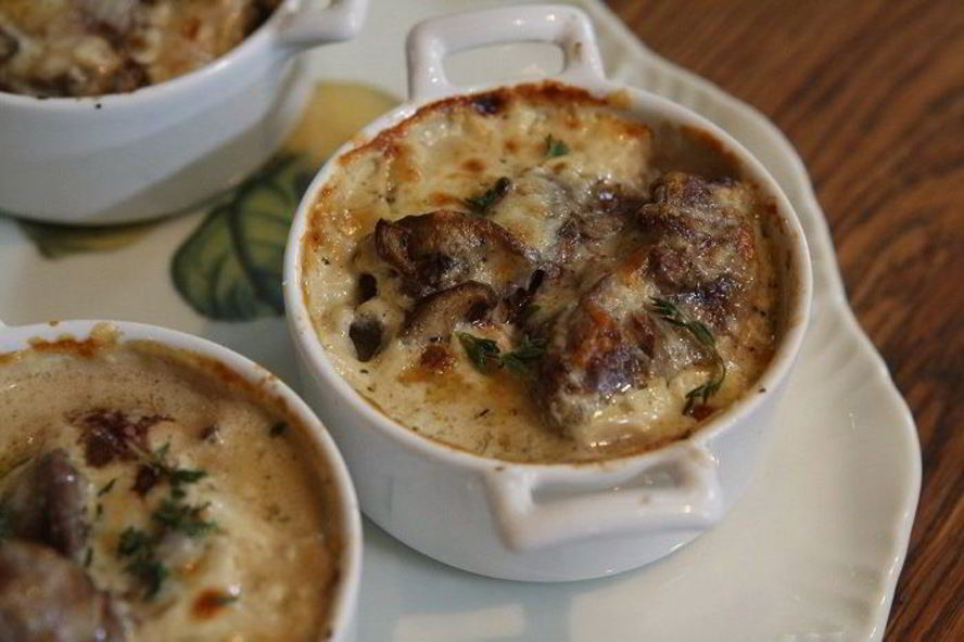 Рецепт жульен с куриной печенью и грибами