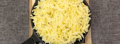 жульен с курицей и грибами на сковороде. Шаг 8