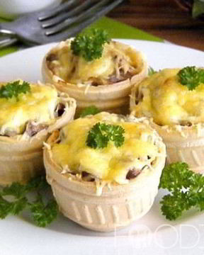 Жульен в тарталетках с грибами и курицей