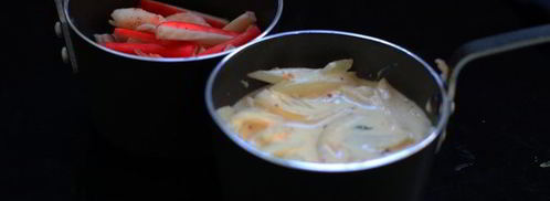 жюльен с крышечками из слоеного теста. Шаг 3